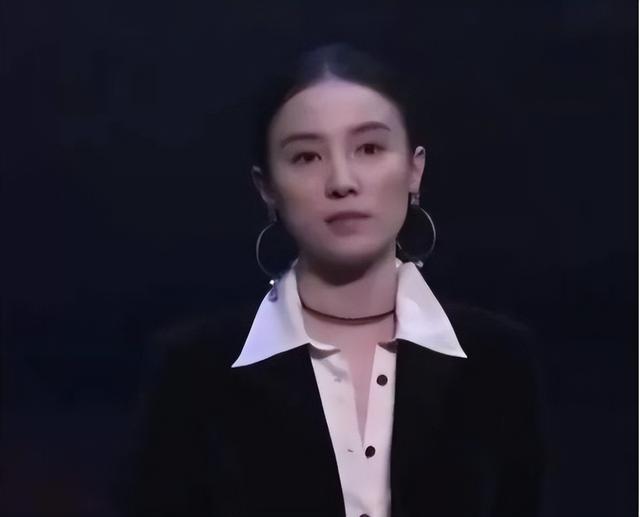 在颁奖礼上说自己“便宜好用”的海清，生活中是个怎样的人？