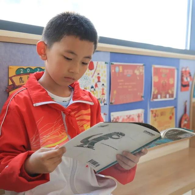 西安高新区第三十一小学：诵经典睿智 吟诗书气华