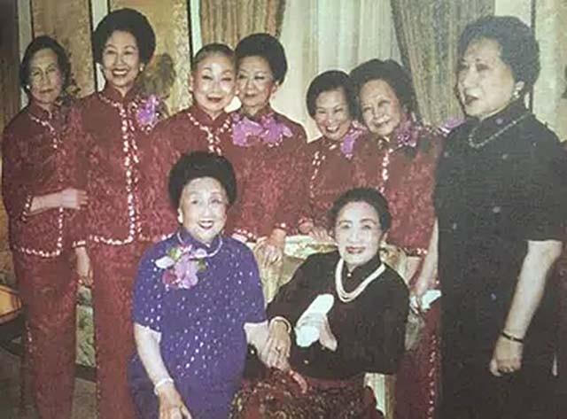 03年宋美龄在梦中去世，隔天清晨遗体被裹在羊毛毯中送出公寓