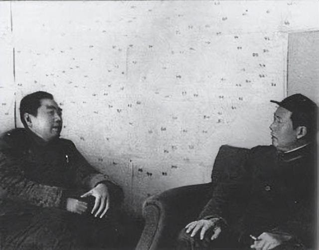 周恩来去世，主席两度落泪却截然不同，一次无声，一次嚎啕大哭
