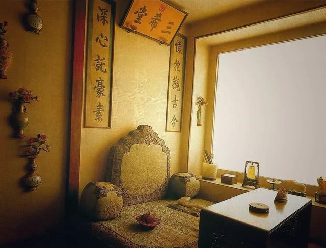大清皇帝的一天如何安排？乾隆早晨4点起床，翻牌子有时间规定
