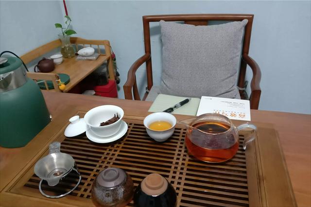 红茶语录，冬雪煮茶为你添一梦？