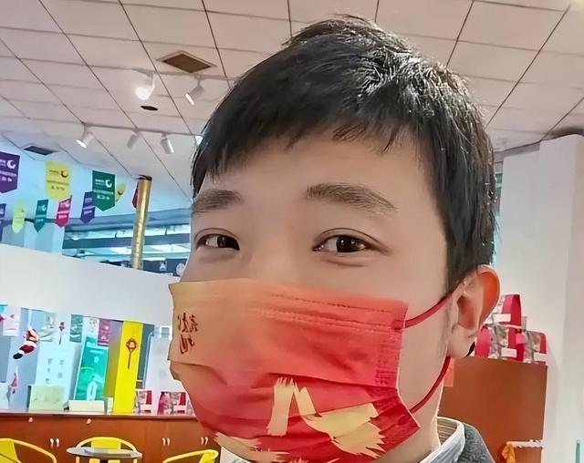 脑瘫诗人余秀华：曾表白李健被骂，今交90后男友，网络高调秀恩爱