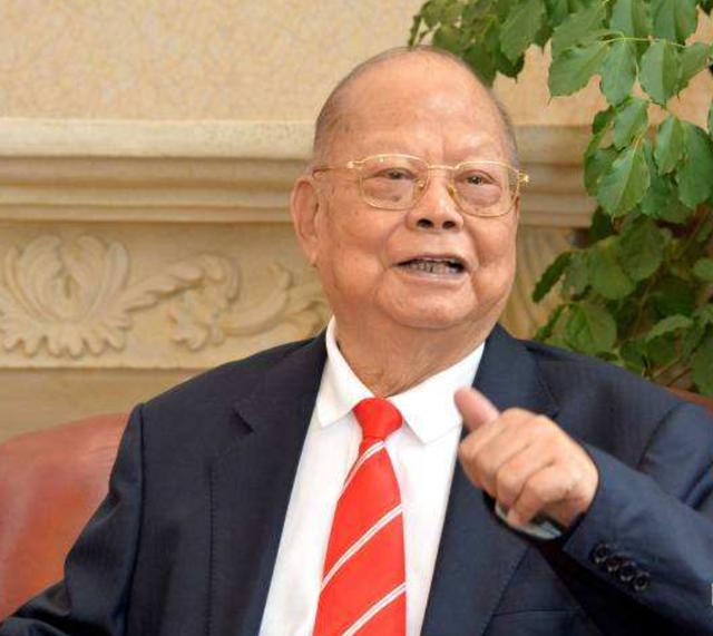 “金利来”创始人曾宪梓：85岁在家乡病逝，25亿财产全部捐给国家