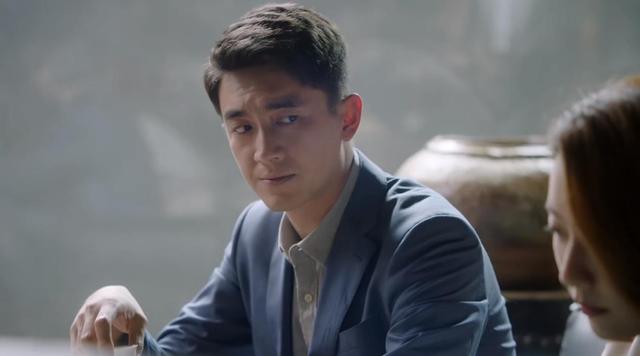 《请叫我总监》苏维然被骂，饰演者妻子发文“护夫”，半夜喂狗粮