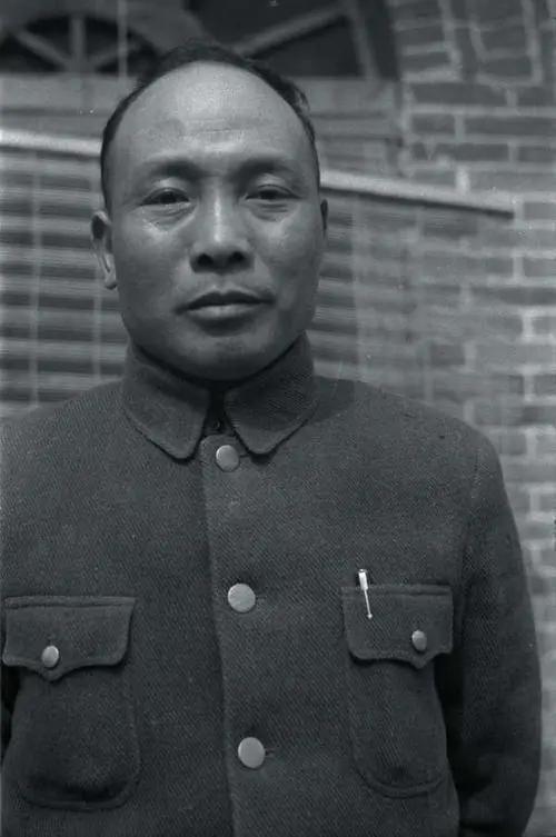 张灵甫小心谨慎，为何还被华野围歼，蒋介石的错误批示是关键