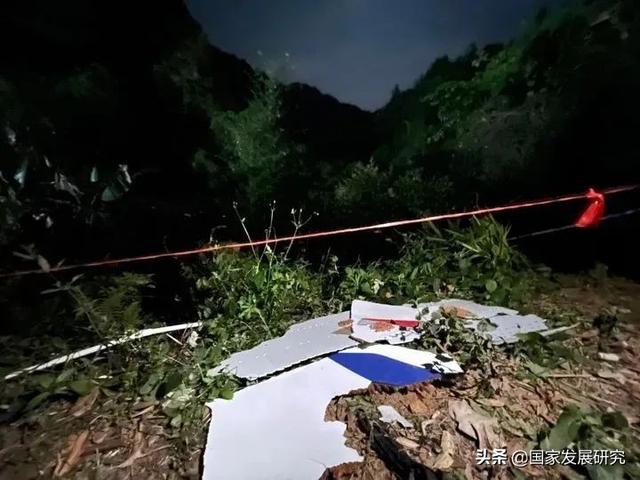 一夜无眠！上千人大搜救，东航坠机事故最新消息