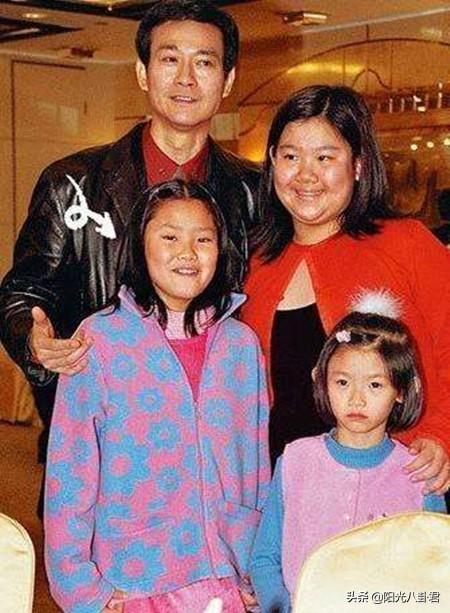 沈殿霞去世14年，女儿穷到只剩104元也不找郑少秋，原因是什么？