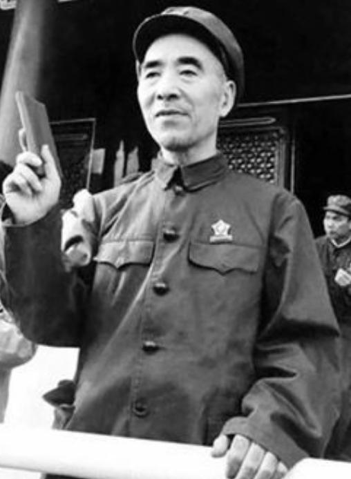 林彪列4点原因反对援朝，毛主席坚持出兵，蒋介石：没人打得过他