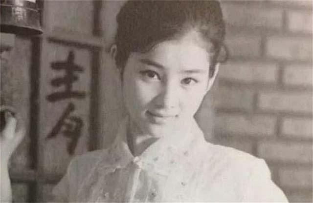 日本女战俘嫁抗日老兵，隐居四川33年后父亲寻来：她放弃百亿家产