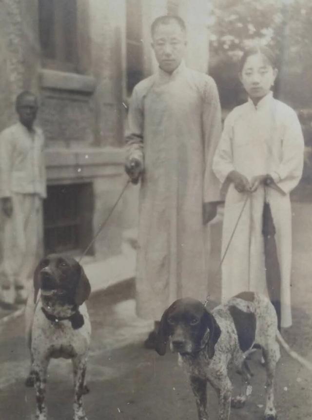 1950年，一摆摊大爷受重用，纳闷：我从没见过毛主席，他怎知道我