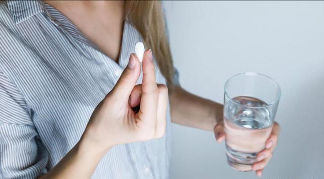 谷维素是缓解失眠、降血脂的“良药”？服用时请注意4个问题