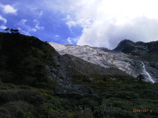 攀登哈巴雪山