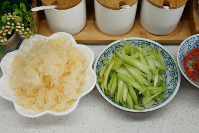 春天，建议中老年人：多吃10种“天然高叶酸”食材，早吃早受益