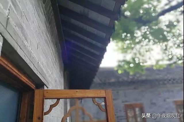 幽静小院，微雨一帘，淡茶半盏