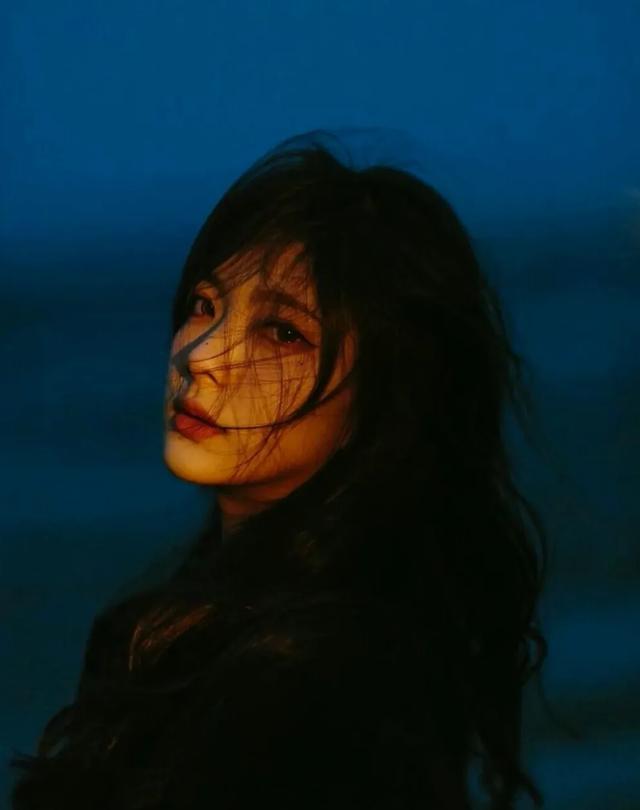 我在夜里一个人哭泣