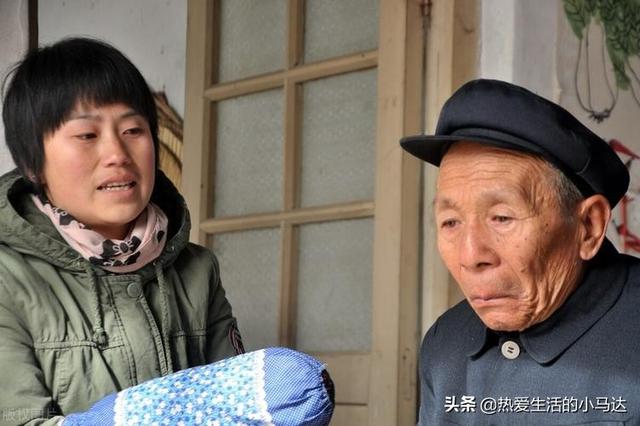 独居老人哭诉：人过七十才发现，晚年的亲情，远比想象的要残酷