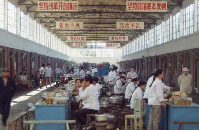 邓小平访问新加坡，会谈后沉默不语，李光耀：从未见过这样的领袖