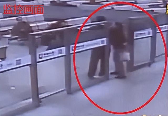 闯个检票口就被拘留5日？2019年丁女士把警局告上法庭，法院判了