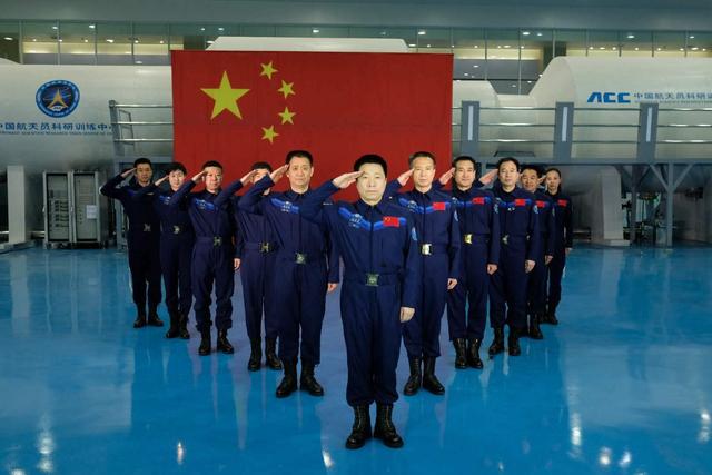 10选3！神舟十四号3名航天员预计5月发射，国际空间站却矛盾不断
