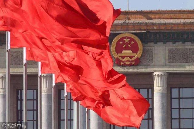 国足平沙特，A股创新低：挑战中孕育机会，但打铁还需自身硬