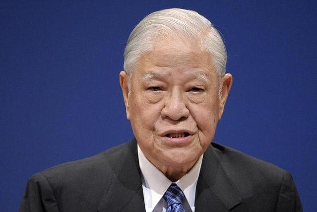 1996年，李登辉撤掉两蒋陵墓守卫，宋美龄：应该考虑移灵的事情了