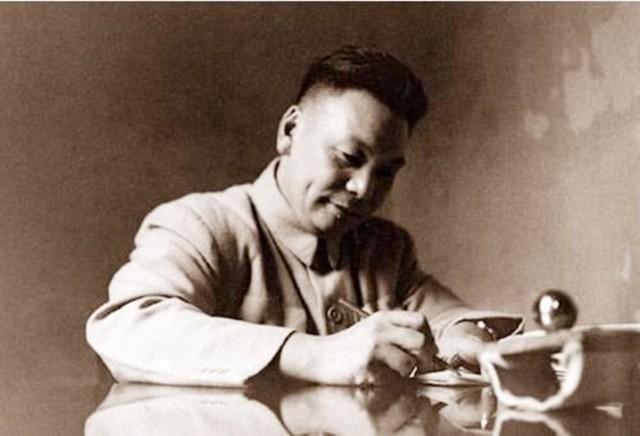 蒋介石长孙瘫痪在床19年，智力退化至五岁，蒋经国：爸爸对不起你