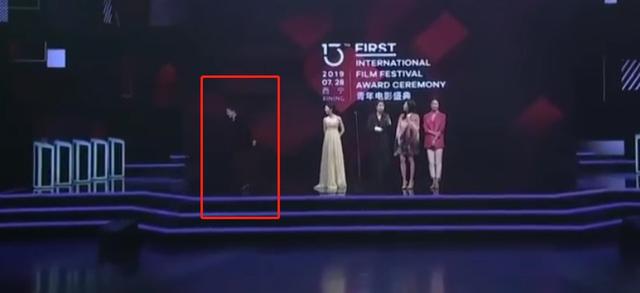 在颁奖礼上说自己“便宜好用”的海清，生活中是个怎样的人？