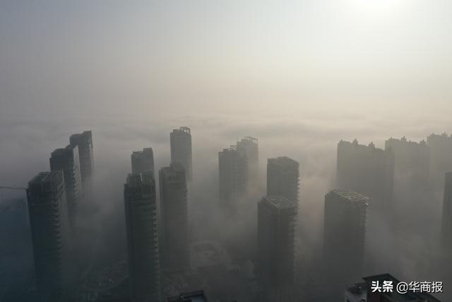 西安发布大雾橙色预警信号！部分区域出现平流雾景观 第1张
