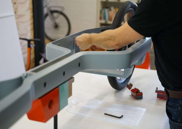 电动自行车不充电，有水和阳光就能上路