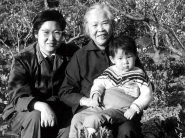 贺子珍从苏联回来，妹妹贺怡向伟人提了个要求，伟人断然拒绝