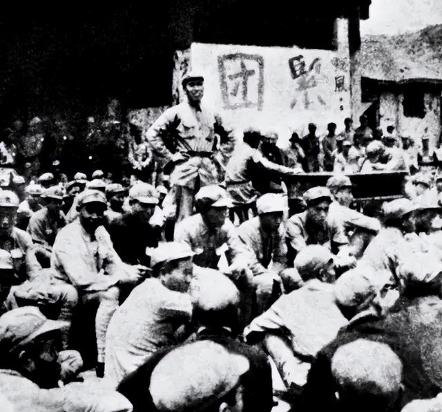 52年毛主席视察河南，看到军区副司令员大喜：一别20年，你还好吗