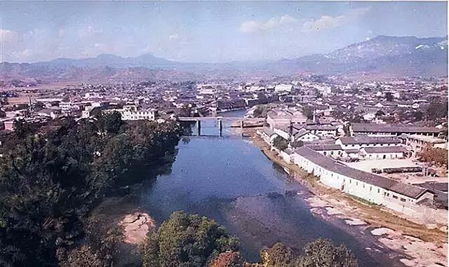 日本女战俘嫁抗日老兵，隐居四川33年后父亲寻来：她放弃百亿家产