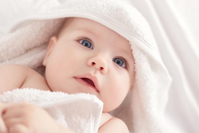 出生巨大儿并不是好事，孕期控制，生后预防，让宝宝远离肥胖