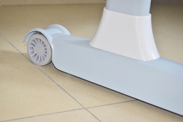 陪伴孩子快乐学习健康成长的好伙伴！科贝森儿童学习桌椅体验