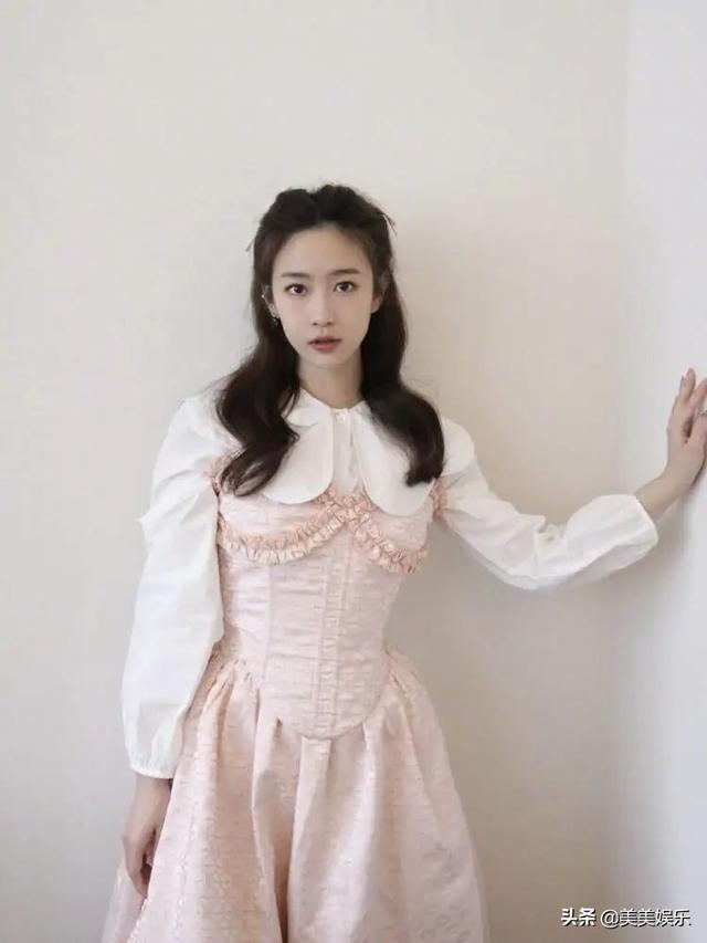 黑魔仙刘美含考北大研究生，高考保送北外！娱乐圈真学霸来了