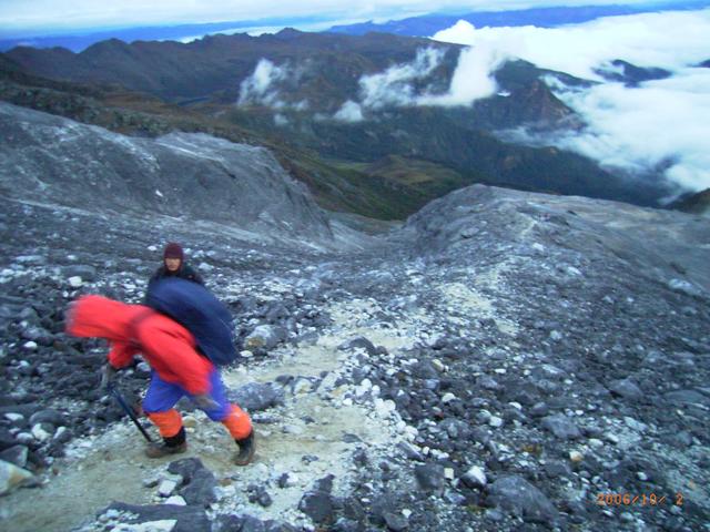 攀登哈巴雪山