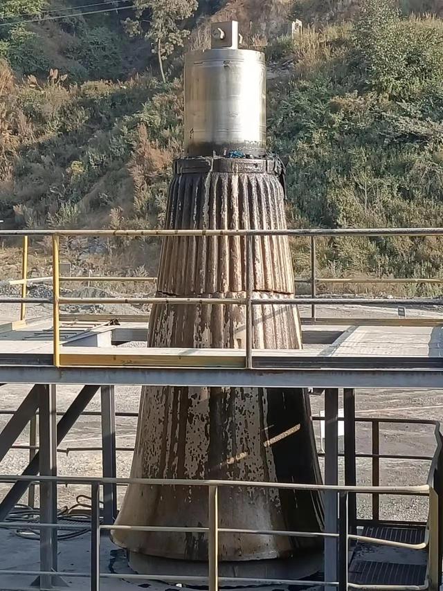 关于单缸圆锥破碎机衬板拆装视频的信息