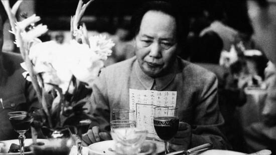 1954年，毛主席下达一奇怪命令：替我准备一个没有姓名的花圈