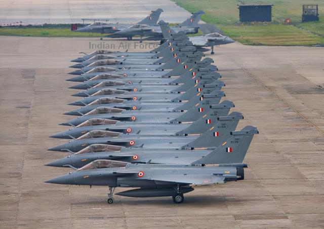 巴基斯坦空军列装歼10CE，印度空军环顾四周：我还能买啥？
