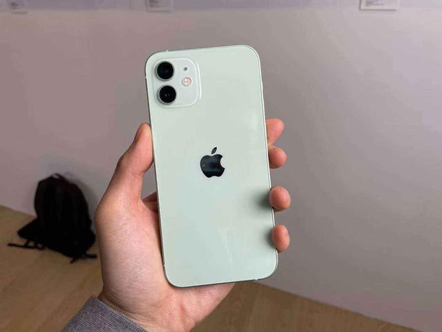 为什么会有人拿苹果13mini跟苹果12对比？差异真的不大吗？