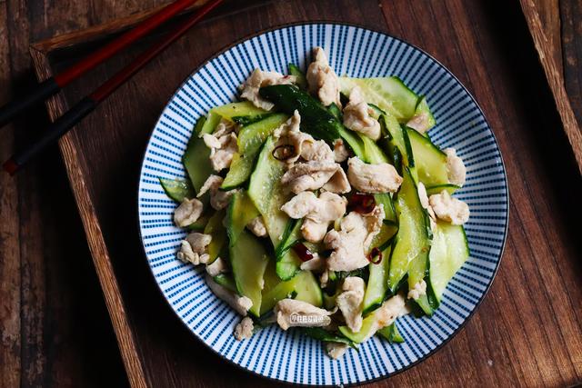 黄瓜可以炒什么菜好吃 黄瓜掺什么菜炒好吃