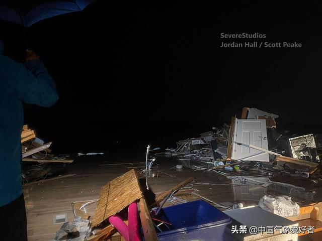 极端罕见！美国龙卷天上打结，气候要起变化？专家：暂无明确解释