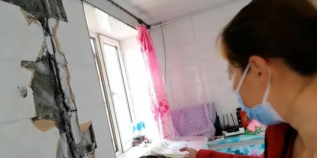 武汉某高校马桶被雷电劈成碎片，伴有烧焦气味，到底怎么回事？