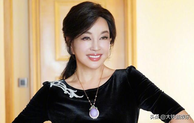 明星为什么连身份证年龄都改明星为什么可以更改年龄