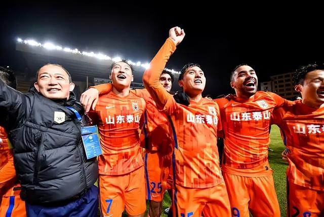下午2点!恒大鲁能传来坏消息:上海媒体做出争议报道,球迷骂声一片
