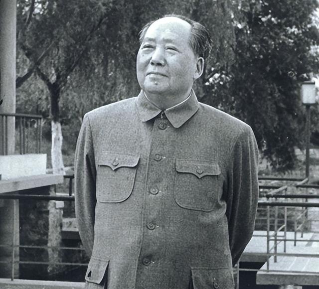 李银桥晚年接受采访，回忆毛主席对粟裕评价：再不讲永远没人知道