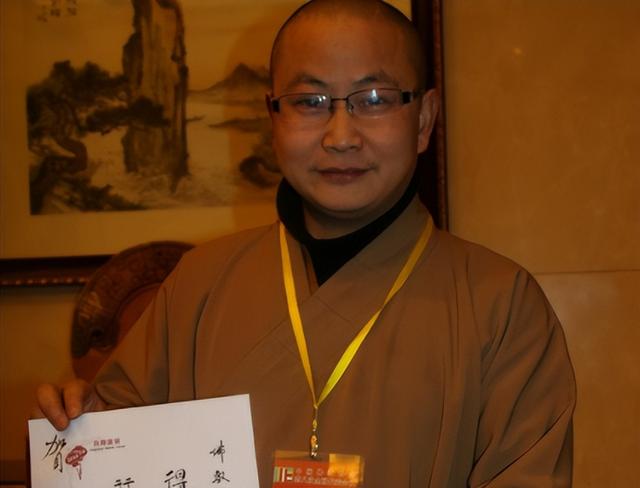 14年前汶川地震，高僧破三戒收留孕妇，生108名罗汉娃，后来如何