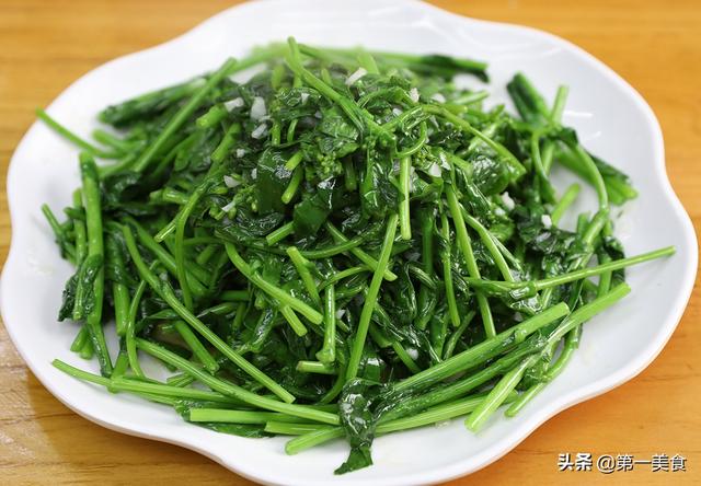 这5种绿叶蔬菜，含钙比牛奶高，每天吃一把，**老小钙都补足了5