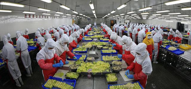 因一包酸菜，导致康师傅、统一流失数亿市值，严钦武到底什么来头